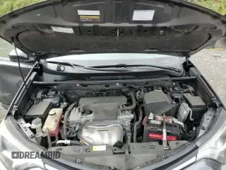2017 Toyota RAV4 LE z VIN JTMBFREV8HD221558, wystawiony jako Copart lot #81151905 z przebiegiem 84 352 mil mil oraz Szkoda całkowita • Salvage title. Historia ofert i sprzedaży dostępna na DreamBid. Obrazek 17.