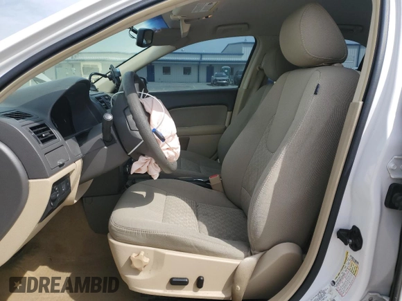 2011 Ford Fusion SE with VIN 3FAHP0HA8BR271747, listed as a Copart auction lot 49975735 with 154,136 mi miles and Salvage Title. Bid and sale history available at DreamBid. Image 7.