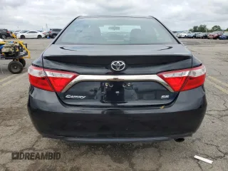 2017 Toyota Camry XLE z VIN 4T1BF1FK0HU685994, wystawiony jako Copart lot #61441595 z przebiegiem 104 703 mil mil oraz Czysty tytuł • Clean title. Historia ofert i sprzedaży dostępna na DreamBid. Obrazek 6.