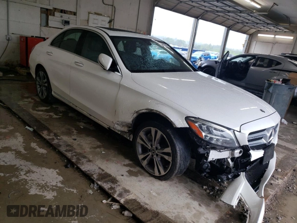 2019 Mercedes-Benz C 300 z VIN 55SWF8EB8KU321336, wystawiony jako Copart lot #54415305 z przebiegiem 90 670 mil mil oraz Szkoda całkowita • Salvage title. Historia ofert i sprzedaży dostępna na DreamBid. Obrazek 4.