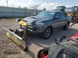 2016 Toyota Tacoma SR5 with VIN 5TFSZ5AN6GX043250, listed as a Copart auction lot 64583865 with 82,353 mi miles and Clean title. Bid and sale history available at DreamBid. Image 1.