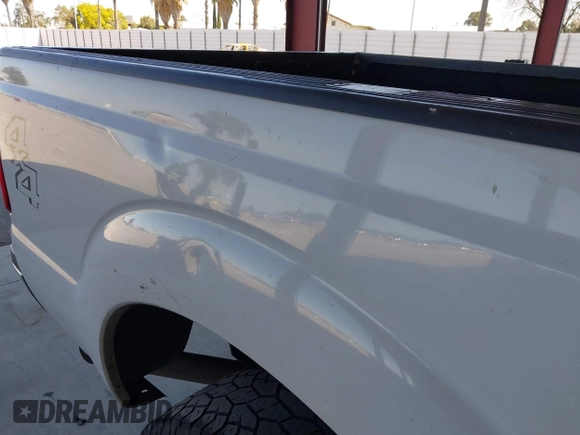 2015 Ford F-250 XLT z VIN 1FT7X2B60FEC27921, wystawiony jako IAAI lot #41962970 z przebiegiem 316 909 mil mil oraz . Historia ofert i sprzedaży dostępna na DreamBid. Obrazek 18.