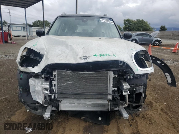 2024 MINI Countryman Cooper S with VIN WMZ53BR06R3S21724, listed as a Copart auction lot 72474044 with 3,724 mi miles and Salvage Title. Bid and sale history available at carsss.com. Image 5.