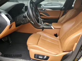 2021 BMW 8 Series M850i z VIN WBAGV8C06MCG35500, wystawiony jako Copart lot #59467425 z przebiegiem 54 268 mil mil oraz Szkoda całkowita • Salvage title. Historia ofert i sprzedaży dostępna na DreamBid. Obrazek 7.
