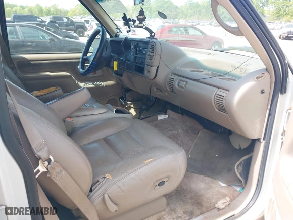 1996 Chevrolet Tahoe with VIN 1GNEK13R4TJ340094, listed as a IAAI auction lot 42044326 with 178,418 mi miles. Bid and sale history available at carsss.com. Image 5.