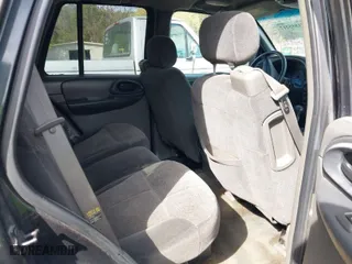 2004 Chevrolet TrailBlazer LT with VIN 1GNDT13S742129740, listed as a IAAI auction lot 41855217 with 205,496 mi miles. Bid and sale history available at carsss.com. Image 8.
