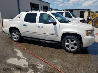 2011 Chevrolet Avalanche LTZ with VIN 3GNMCGE09BG396736, listed as a Copart auction lot 58694094 with 108,372 mi miles and Salvage Title. Bid and sale history available at carsss.com. Image 4.