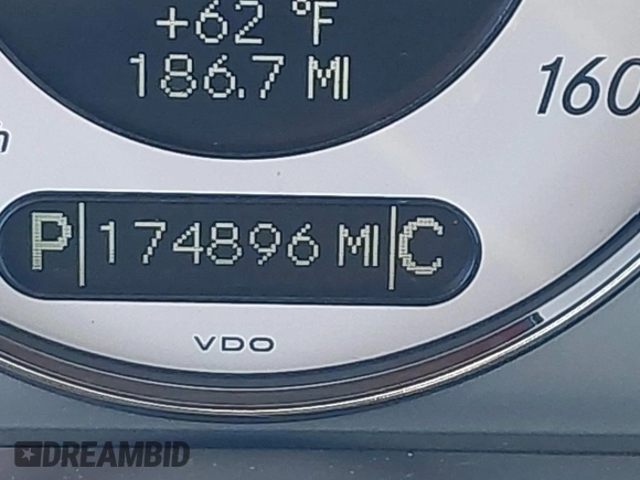 2007 Mercedes-Benz E-Class 3.5L with VIN WDBUF56X97B132401, listed as a IAAI auction lot 41601945 with 174,896 mi miles. Bid and sale history available at carsss.com. Image 15.