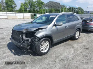 2014 Kia Sorento LX z VIN 5XYKTCA65EG520720, wystawiony jako Copart lot #57033295 z przebiegiem 175 649 mil mil oraz Szkoda całkowita • Salvage title. Historia ofert i sprzedaży dostępna na DreamBid. Obrazek 1.