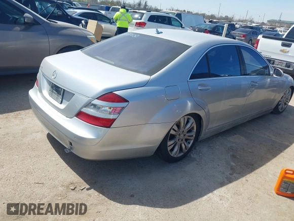 2008 Mercedes-Benz S 550 with VIN WDDNG71XX8A237550, listed as a IAAI auction lot 41682697 with 125,301 mi miles and . Bid and sale history available at DreamBid. Image 4.