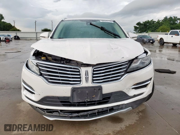 2017 Lincoln MKC Reserve with VIN 5LMCJ3C95HUL71240, listed as a Copart auction lot 60345115 with 101,711 mi miles and Salvage title. Bid and sale history available at DreamBid. Image 5.