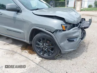 2020 Jeep Grand Cherokee North с VIN 1C4RJFAG4LC397993, выставлен на аукционе IAAI как лот 42390213 с пробегом 51 236 миль миль и . История ставок и продаж доступна на DreamBid. Изображение 18.