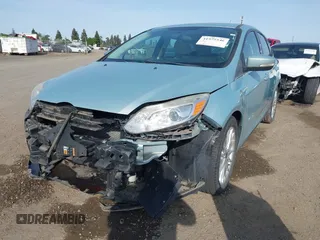 2014 Ford Focus Electric z VIN 1FADP3R41EL238035, wystawiony jako IAAI lot #41975546 z przebiegiem 72 873 mil mil oraz . Historia ofert i sprzedaży dostępna na DreamBid. Obrazek 18.
