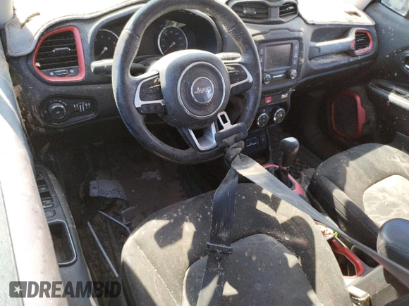 2015 Jeep Renegade Trailhawk z VIN ZACCJBCT9FPB21561, wystawiony jako Copart lot #63051673 z przebiegiem Nie podano mil oraz Szkoda całkowita • Salvage title. Historia ofert i sprzedaży dostępna na DreamBid. Obrazek 8.