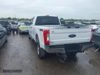 2017 Ford Super Duty F-250 SRW Lariat with VIN 1FT7W2B62HEF11136, listed as a IAAI auction lot 41892510 with 166,165 mi miles. Bid and sale history available at carsss.com. Image 3.