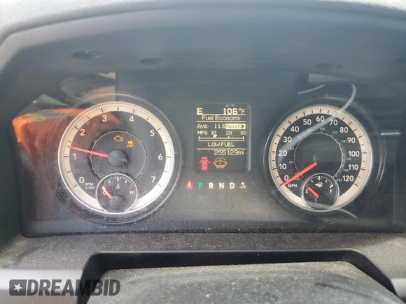2018 Ram 1500 Express z VIN 3C6JR6AT6JG250644, wystawiony jako Copart lot #60257375 z przebiegiem 255 129 mil mil oraz Czysty tytuł • Clean title. Historia ofert i sprzedaży dostępna na DreamBid. Obrazek 9.