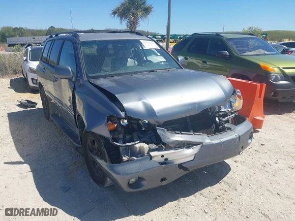 2007 Toyota Highlander with VIN JTEGD21A570160015, listed as a IAAI auction lot 41743437 with 170,369 mi miles. Bid and sale history available at carsss.com. Image 1.