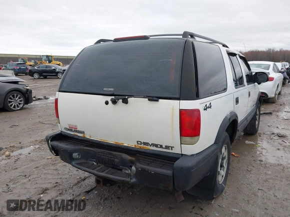 2003 Chevrolet Blazer LS z VIN 1GNDT13X63K106315, wystawiony jako IAAI lot #41914116 z przebiegiem 196 774 mil mil oraz . Historia ofert i sprzedaży dostępna na DreamBid. Obrazek 4.