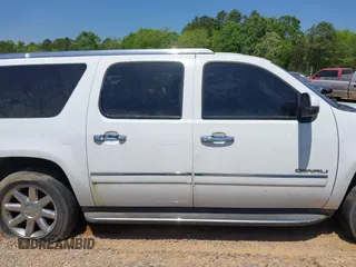 2011 GMC Yukon XL Denali with VIN 1GKS2MEF9BR198152, listed as a IAAI auction lot 41990816 with 235,010 mi miles. Bid and sale history available at carsss.com. Image 13.
