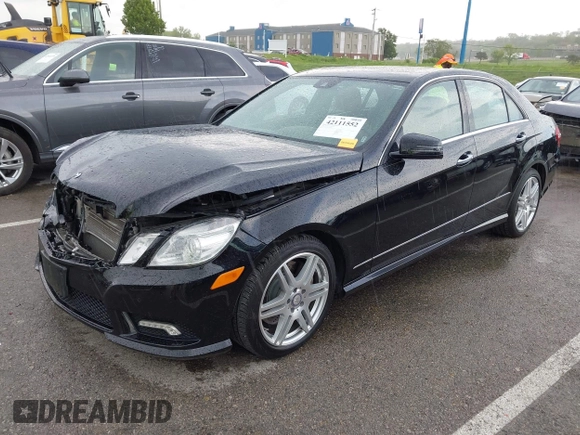 2010 Mercedes-Benz E 550 Luxury z VIN WDDHF7CB5AA069047, wystawiony jako IAAI lot #42111552 z przebiegiem 126 214 mil mil oraz . Historia ofert i sprzedaży dostępna na DreamBid. Obrazek 17.