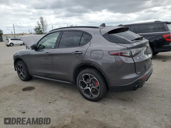 2024 Alfa Romeo Stelvio Veloce z VIN ZASPAKBN1R7D74757, wystawiony jako Copart lot #81093484 z przebiegiem 13 847 mil mil oraz Nie do naprawy • Non repairable. Historia ofert i sprzedaży dostępna na DreamBid. Obrazek 2.
