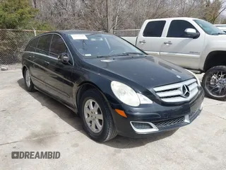 2006 Mercedes-Benz R-Class 3.5L with VIN 4JGCB65E26A006704, listed as a IAAI auction lot 41745249 with 145,198 mi miles. Bid and sale history available at carsss.com. Image 1.