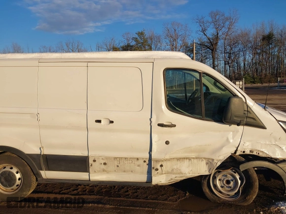 2019 Ford Transit with VIN 1FTYE1ZM6KKA91511, listed as a IAAI auction lot 41300065 with Not Provided miles and . Bid and sale history available at carsss.com. Image 13.