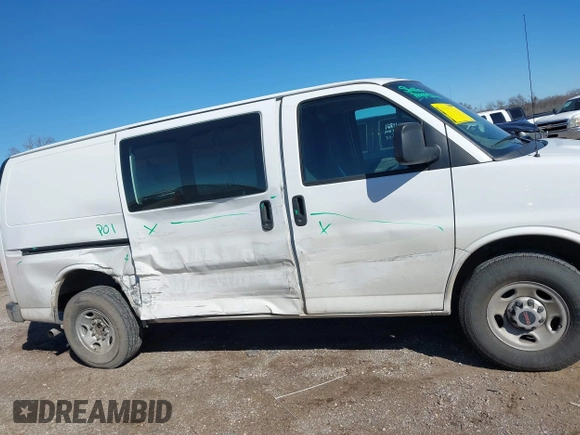2021 GMC Savana Cargo Van with VIN 1GTW7AF73M1305847, listed as a IAAI auction lot 41728591 with 124,154 mi miles. Bid and sale history available at carsss.com. Image 13.