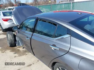 2019 Nissan Altima 2.5 SV with VIN 1N4BL4DV7KC140549, listed as a IAAI auction lot 41779383 with 104,152 mi miles. Bid and sale history available at carsss.com. Image 18.