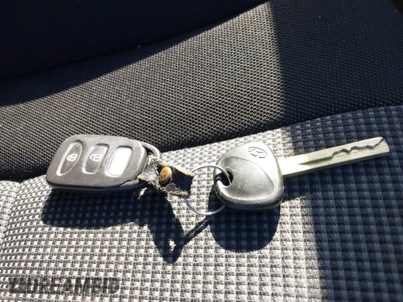 2017 Hyundai Elantra z VIN KMHD35LH4HU348021, wystawiony jako IAAI lot #41290953 z przebiegiem 41 920 mil mil oraz . Historia ofert i sprzedaży dostępna na DreamBid. Obrazek 11.