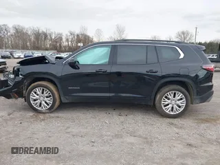 2024 GMC Acadia AWD Elevation z VIN 1GKENNKS0RJ202948, wystawiony jako IAAI lot #41219586 z przebiegiem 8 049 mil mil oraz . Historia ofert i sprzedaży dostępna na DreamBid. Obrazek 14.