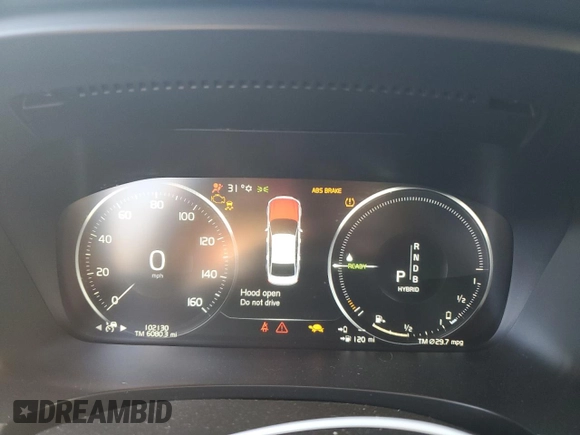 2018 Volvo S90 Inscription with VIN LVYBC0AL2JP028764, listed as a Copart auction lot 82484124 with 102,130 mi miles and Salvage Title. Bid and sale history available at carsss.com. Image 9.
