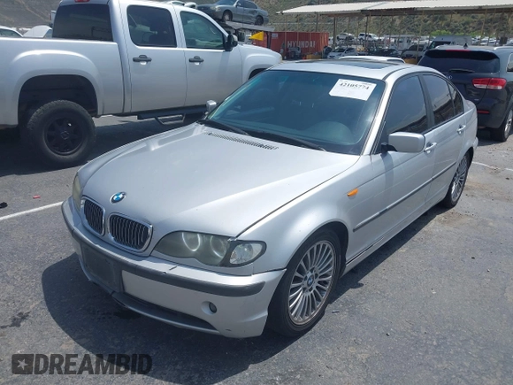 2002 BMW 3 Series 325i with VIN WBAET37452NG73105, listed as a IAAI auction lot 42105774 with 202,852 mi miles. Bid and sale history available at carsss.com. Image 2.