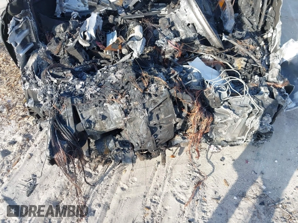2022 Tesla Model S Plaid z VIN 5YJSA1E64NF477659, wystawiony jako IAAI lot #42358072 z przebiegiem Nie podano mil oraz . Historia ofert i sprzedaży dostępna na DreamBid. Obrazek 10.