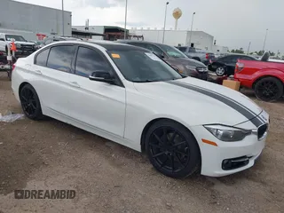 2012 BMW 3 Series 328i z VIN WBA3A5G57CNP17623, wystawiony jako IAAI lot #42689156 z przebiegiem 131 696 mil mil oraz . Historia ofert i sprzedaży dostępna na DreamBid. Obrazek 1.