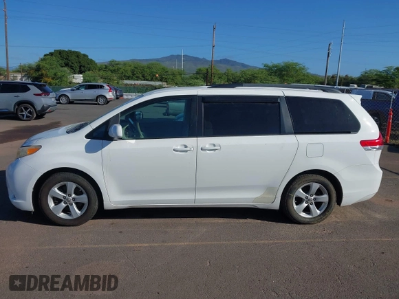 2011 Toyota Sienna LE AAS with VIN 5TDKK3DC3BS086073, listed as a IAAI auction lot 41637136 with 257,615 mi miles. Bid and sale history available at carsss.com. Image 14.