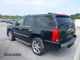 2009 Cadillac Escalade z VIN 1GYFC23249R116363, wystawiony jako IAAI lot #39887498 z przebiegiem 140 095 mil mil oraz . Historia ofert i sprzedaży dostępna na DreamBid. Obrazek 3.