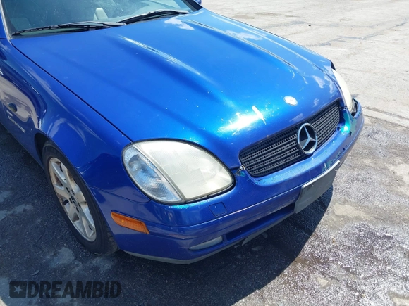1998 Mercedes-Benz SLK 230/320 with VIN WDBKK47F0WF073233, listed as a IAAI auction lot 42017548 with 125,262 mi miles and . Bid and sale history available at DreamBid. Image 17.