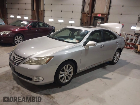 2010 Lexus ES 330 z VIN JTHBK1EG8A2413609, wystawiony jako IAAI lot #39619724 z przebiegiem 90 814 mil mil oraz . Historia ofert i sprzedaży dostępna na DreamBid. Obrazek 2.