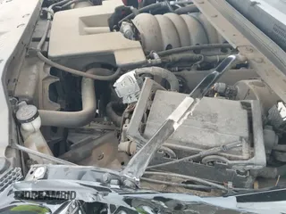 2016 Chevrolet Tahoe LT z VIN 1GNSKBKCXGR396943, wystawiony jako IAAI lot #42642092 z przebiegiem 194 932 mil mil oraz . Historia ofert i sprzedaży dostępna na DreamBid. Obrazek 19.