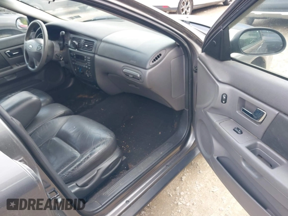 2002 Ford Taurus SES Standard с VIN 1FAFP55U42A114570, выставлен на аукционе IAAI как лот 42723316 с пробегом 120 191 миль миль и . История ставок и продаж доступна на DreamBid. Изображение 5.