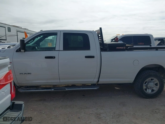 2022 Ram 2500 Tradesman with VIN 3C6UR5HL5NG155348, listed as a IAAI auction lot 41558324 with 118,500 mi miles. Bid and sale history available at carsss.com. Image 14.