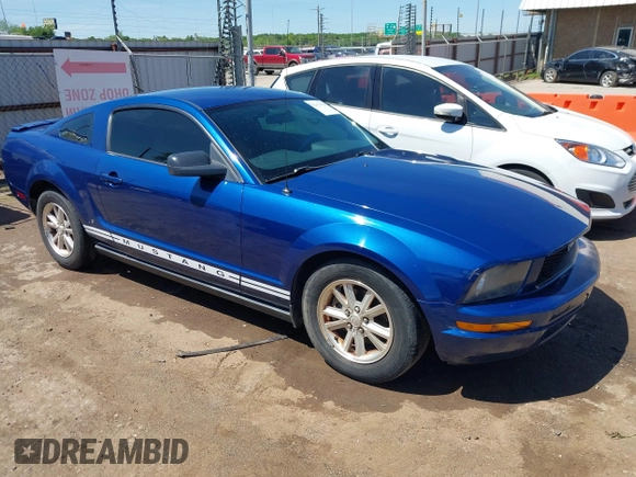 2008 Ford Mustang Deluxe with VIN 1ZVHT80N185198460, listed as a IAAI auction lot 42171425 with 135,024 mi miles and . Bid and sale history available at DreamBid. Image 1.