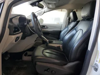2022 Chrysler Pacifica Touring L z VIN 2C4RC1BG1NR198518, wystawiony jako Copart lot #52422195 z przebiegiem 85 444 mil mil oraz Szkoda całkowita • Salvage title. Historia ofert i sprzedaży dostępna na DreamBid. Obrazek 7.
