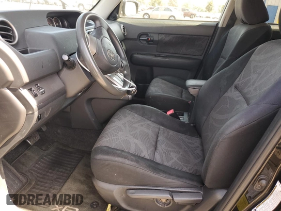 2013 Scion xB z VIN JTLZE4FE1DJ042183, wystawiony jako Copart lot #54537095 z przebiegiem 157 655 mil mil oraz Szkoda całkowita • Salvage title. Historia ofert i sprzedaży dostępna na DreamBid. Obrazek 7.