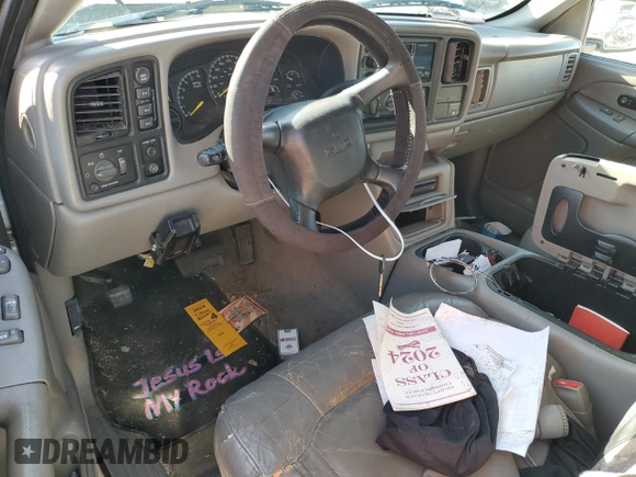 1999 GMC New Sierra 1500 SLE with VIN 1GTEK19T3XZ539933, listed as a Copart auction lot 74298554 with 323,985 mi miles and Salvage Title. Bid and sale history available at carsss.com. Image 8.