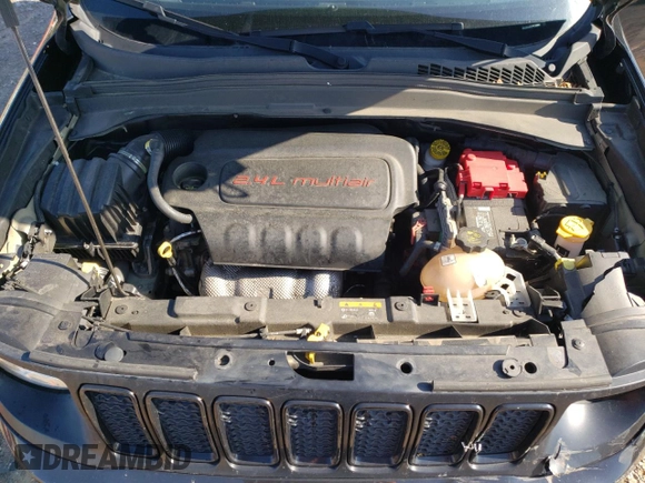 2020 Jeep Renegade Sport z VIN ZACNJBAB5LPL03043, wystawiony jako Copart lot #54917695 z przebiegiem 240 889 mil mil oraz Szkoda całkowita • Salvage title. Historia ofert i sprzedaży dostępna na DreamBid. Obrazek 12.