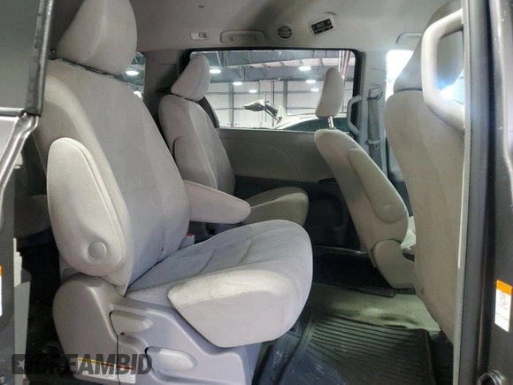 2018 Toyota Sienna L with VIN 5TDZZ3DC6JS913637, listed as a Copart auction lot 72432534 with 60,723 mi miles and Salvage Title. Bid and sale history available at DreamBid. Image 11.