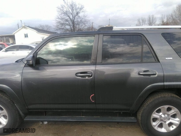 2020 Toyota 4Runner SR5 with VIN JTEBU5JR6L5782542, listed as a IAAI auction lot 41723461 with 102,704 mi miles. Bid and sale history available at carsss.com. Image 14.