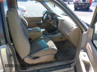 2001 Ford Explorer Sport with VIN 1FMCU60E31UB51128, listed as a IAAI auction lot 42051355 with 224,655 mi miles and . Bid and sale history available at DreamBid. Image 5.